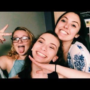 Meet your Posher, Danielle